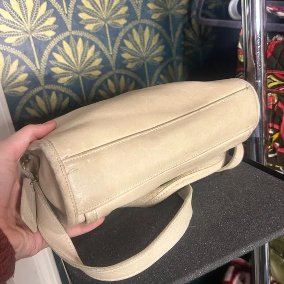 COACH cream Leather Ridgefield Flap Turn Lock Crossbody 9812 - Picture 3 of 9